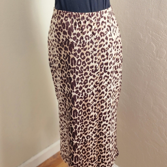CARRIE cheetah print pencil skirt in Brown/Tan - Picture 1 of 4